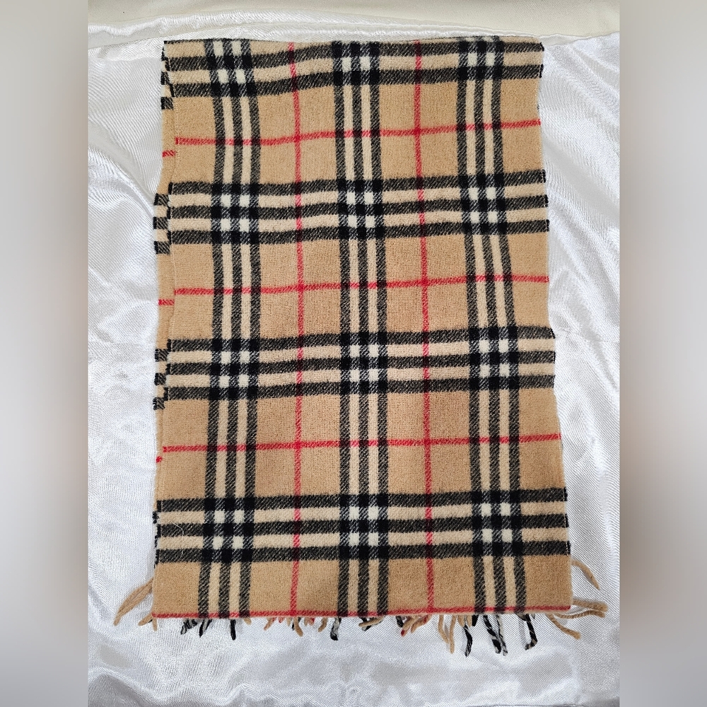 Burberry Vintage Authentic Classic Tan Plaid Scarf 100% Wool - Picture 5 of 8